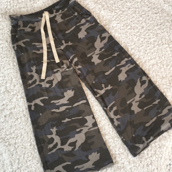 Zenana Outfitters Pants - NWT Camo Lounge Pants Soft & Comfy w/Pockets
